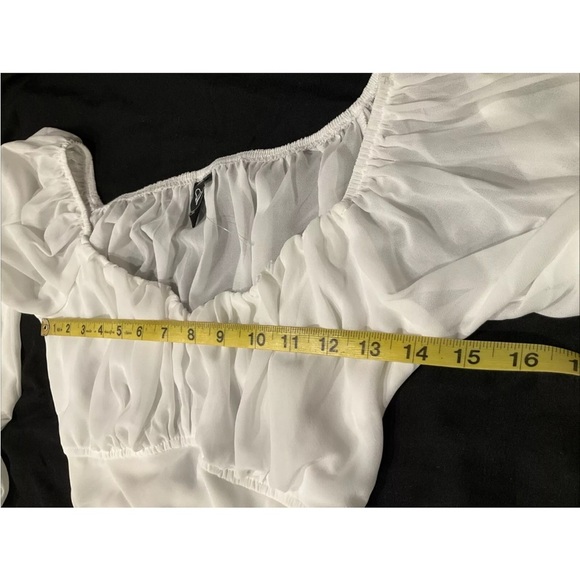 Windsor Women’s White Peasant Cropped Top Size Medium - Picture 9 of 12